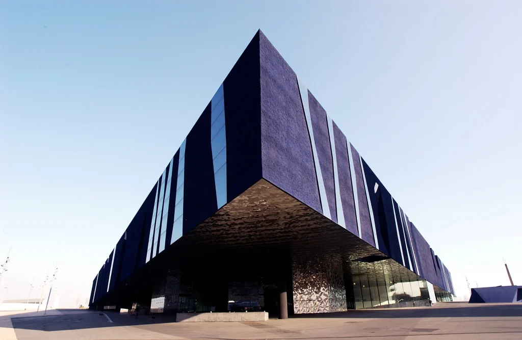 Vista del CCIB Barcelona, centro de convenciones donde se celebran congresos y ferias internacionales para ejecutivos